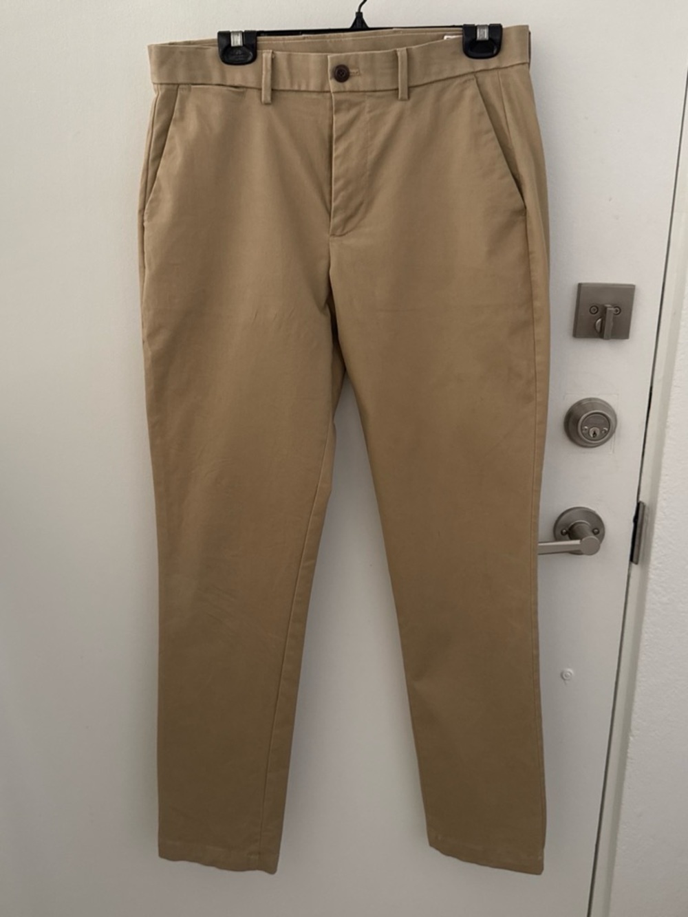 GAP Men's Chino Pants in Khaki